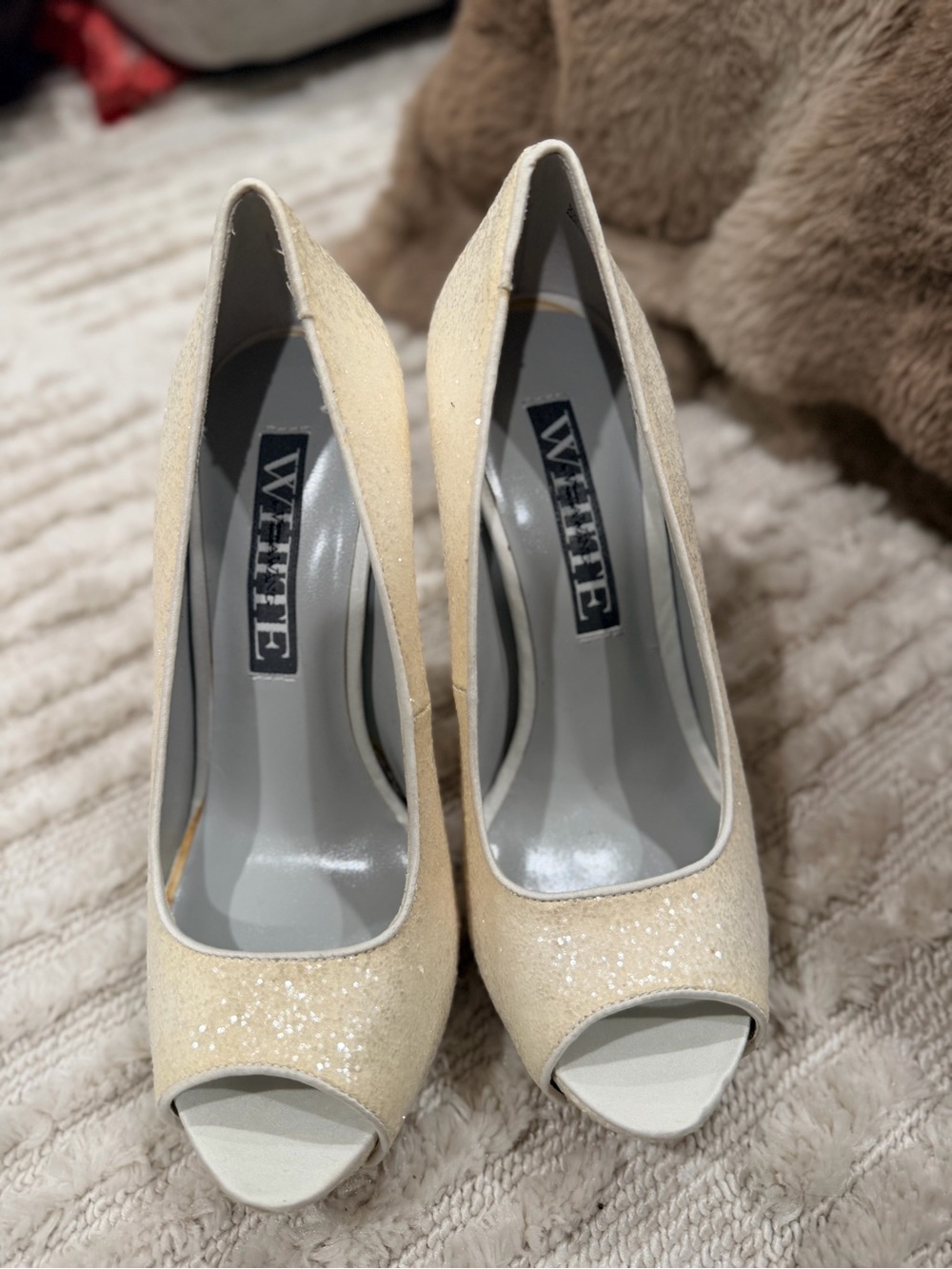New WHITE by Vera Wang Cream Glitter Peep-Toe Heels
